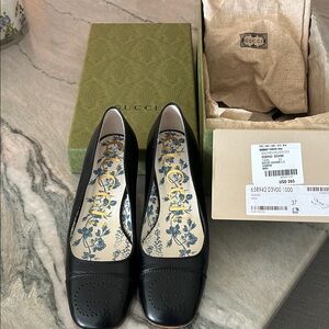 Gucci Black Leather Square-Toe Pumps with Floral Insole